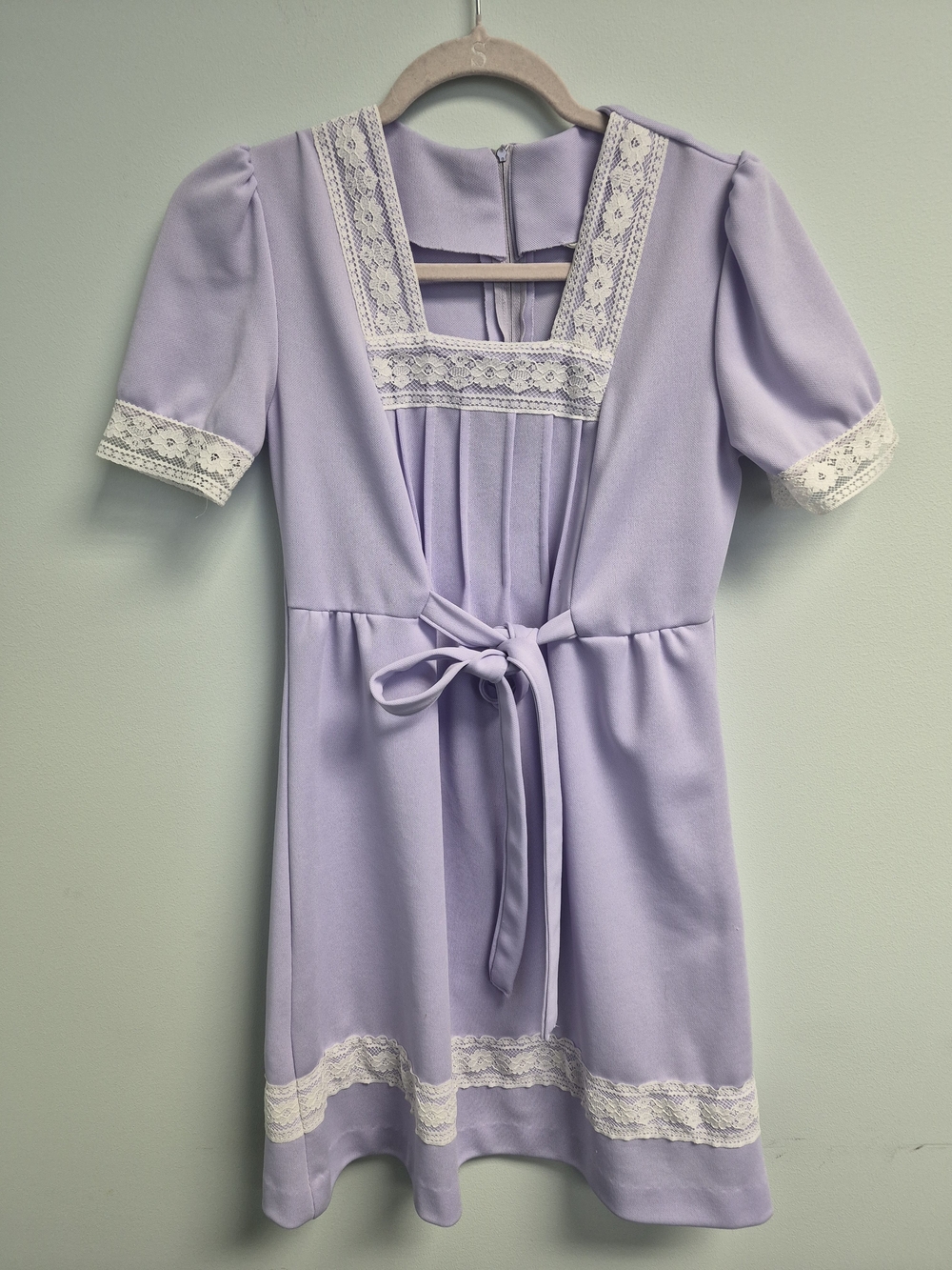 1970's Vintage Lilac Purple Lace-Trim Tie-Waist Dress